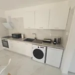 Appartement Shiamis Modern House *