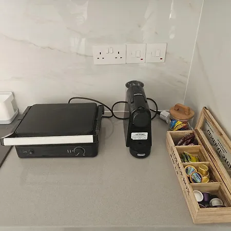 Shiamis Modern House 아파트