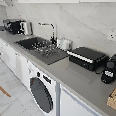 Shiamis Modern House * פאפוס