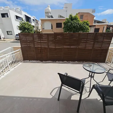 דירה Shiamis Modern House *